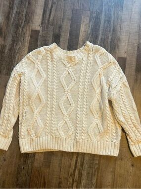 Classic Cable Knit Crewneck Sweater - Cream